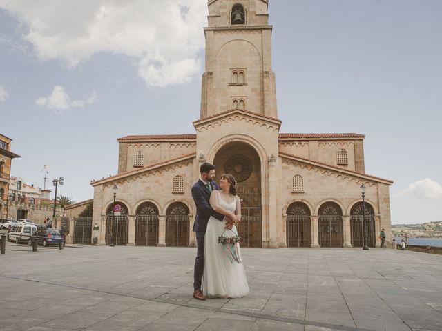 La boda de Jano y Xana en Gijón, Asturias 35