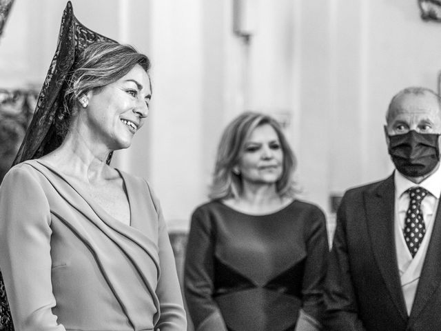 La boda de Alberto y Noelia en Sanlucar La Mayor, Sevilla 55