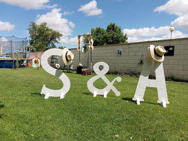 La boda de Samuel y Andrea  en Villanueva De Las Manzanas, León 9