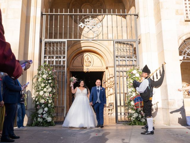 La boda de Lourdes y David en Gijón, Asturias 12