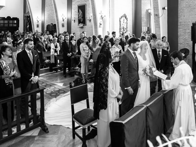 La boda de Pepa y Armando en Los Palacios Y Villafranca, Sevilla 15