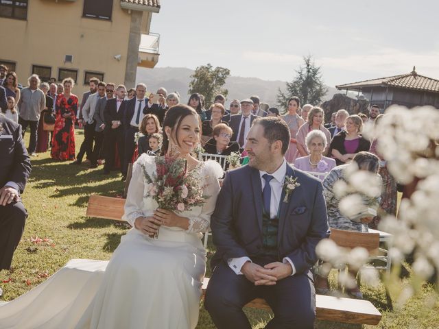 La boda de David y Natalia en Lugo De Llanera, Asturias 26