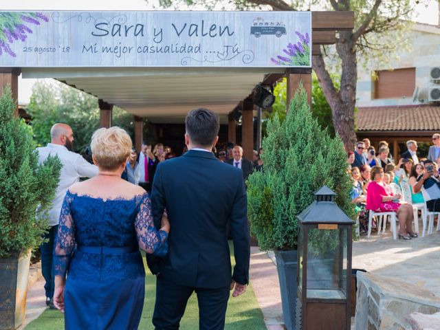 La boda de Valen y Sara en El Vellon, Madrid 21