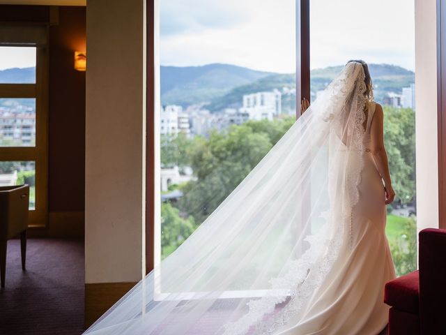 La boda de Asier  y Marien  en Bilbao, Vizcaya 8
