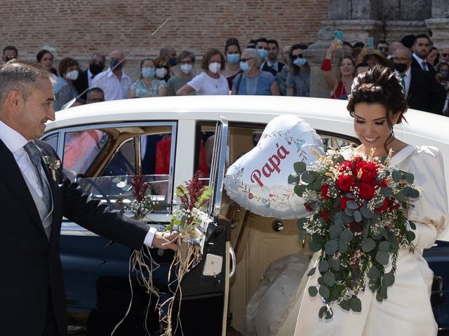 La boda de Kike y Ángela en Medina Del Campo, Valladolid 18