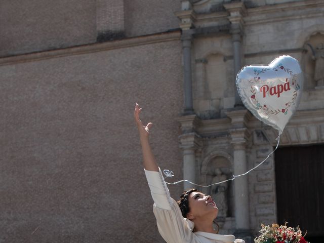 La boda de Kike y Ángela en Medina Del Campo, Valladolid 19