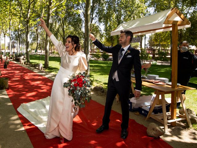 La boda de Kike y Ángela en Medina Del Campo, Valladolid 41