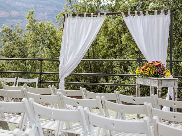 La boda de Aleix y Clara en Sant Feliu Del Raco, Barcelona 3