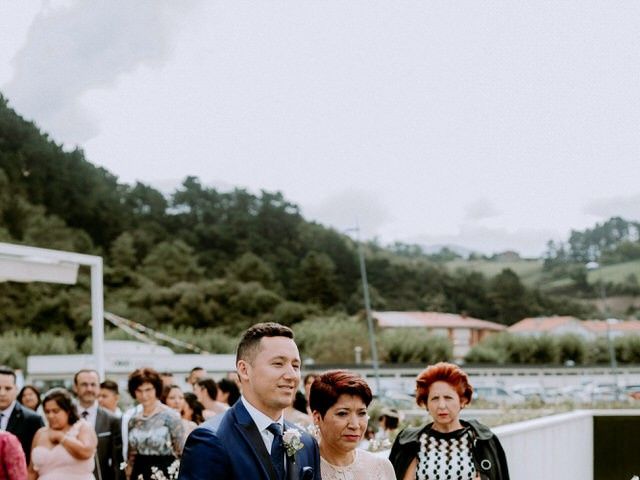 La boda de Astrid y Nelson en Orio, Guipúzcoa 37