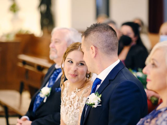 La boda de Pako y Vicky en Noreña, Asturias 32