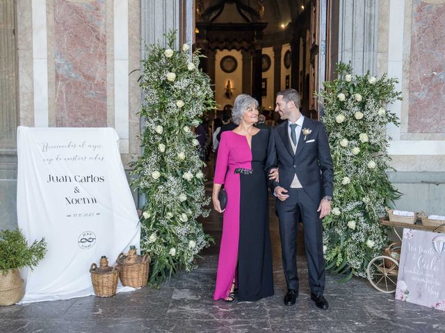 La boda de Juan Carlos y Noemi en Barcelona, Barcelona 28