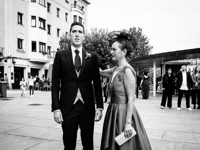 La boda de Mikel y Ainhoa en Irun, Guipúzcoa 25