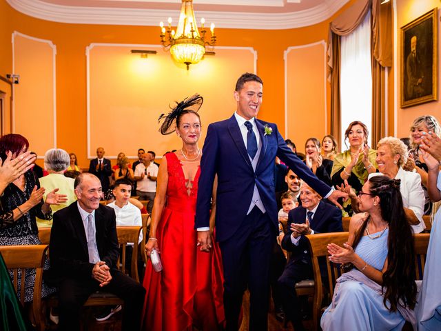 La boda de Mikel y Ainhoa en Irun, Guipúzcoa 29