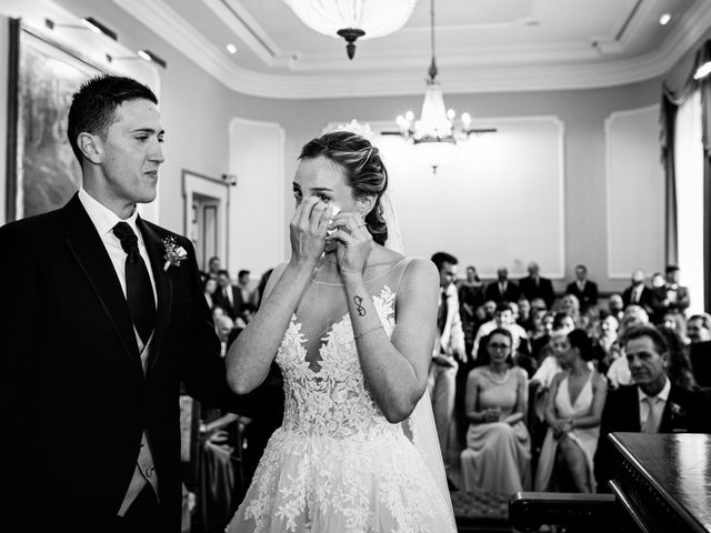 La boda de Mikel y Ainhoa en Irun, Guipúzcoa 33