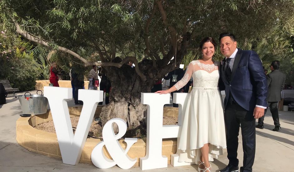 La boda de Harry y Victoria en Sant Vicent Del Raspeig/san Vicente Del, Alicante