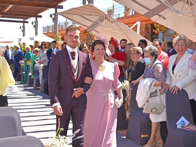 La boda de Laura y Jose Manuel en Torrenueva, Ciudad Real 18