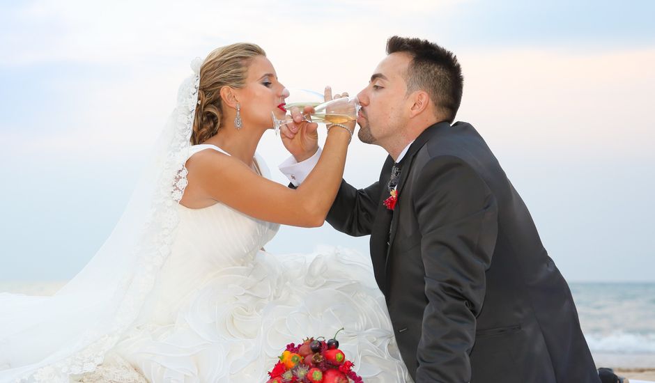 La boda de Juan Carlos y Noemí en Elx/elche, Alicante