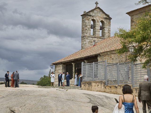 La boda de Juan José y Henar en Sieteiglesias, Madrid 2