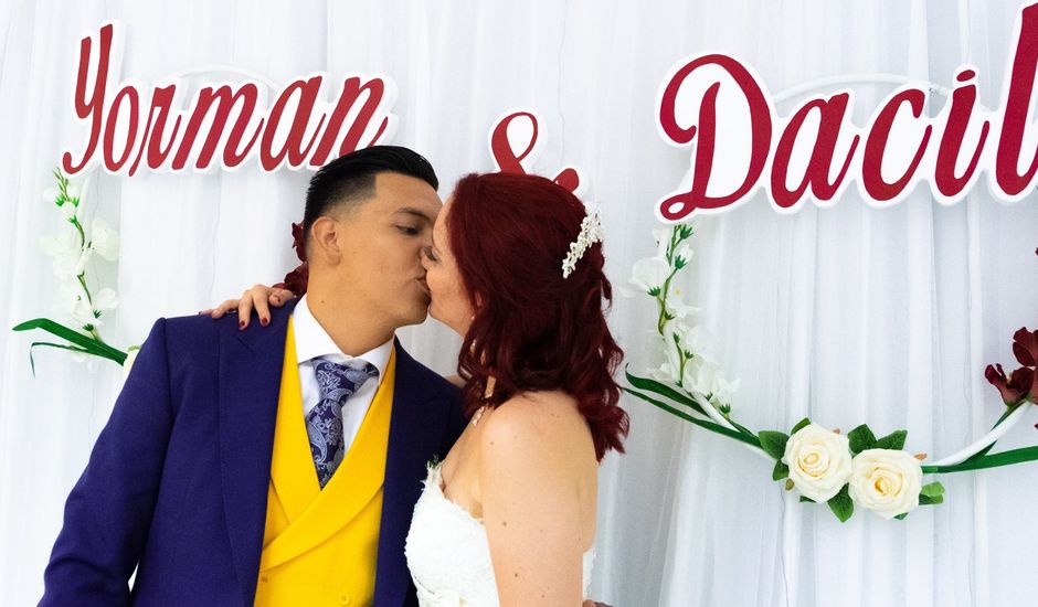 La boda de Dacil y Yorman en Madrid, Madrid