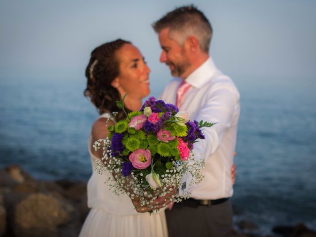 La boda de Ian y Maider en Torre Del Mar, Málaga 1