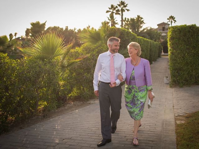 La boda de Ian y Maider en Torre Del Mar, Málaga 5