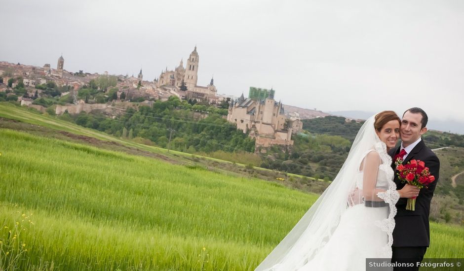 La boda de Óscar y Estrella en La Lastrilla, Segovia