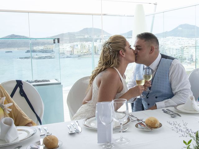 La boda de Adu y Ana en Las Palmas De Gran Canaria, Las Palmas 13