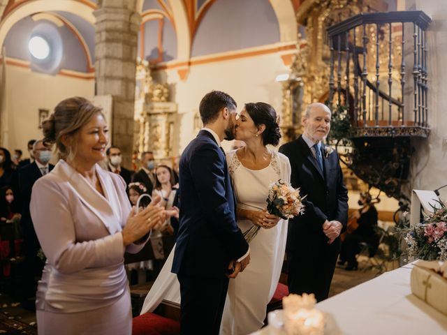 La boda de Carlos y Araceli en Torrecaballeros, Segovia 50