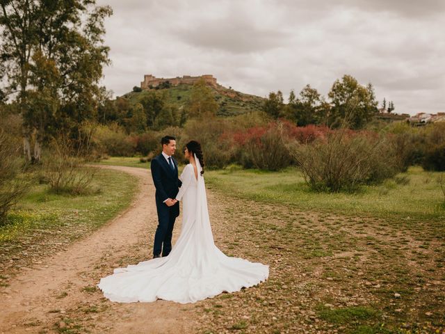 La boda de Javier y Victoria en Don Benito, Badajoz 4