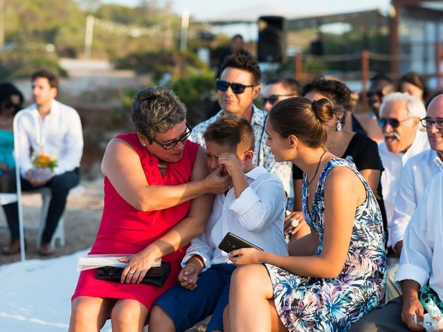 La boda de Lorena y Javier en Cala Conta, Islas Baleares 50