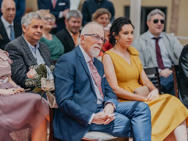 La boda de María y Daniel en Valoria La Buena, Valladolid 45