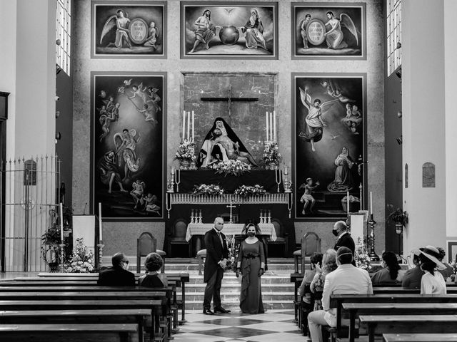 La boda de Carlos y Lole en Bollullos De La Mitacion, Sevilla 34