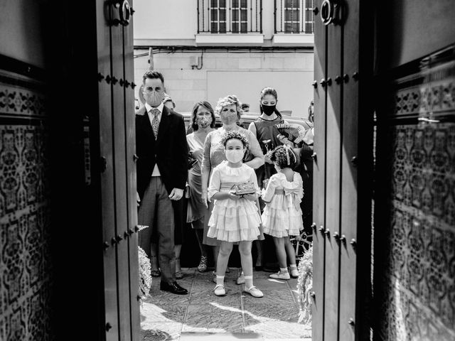 La boda de Carlos y Lole en Bollullos De La Mitacion, Sevilla 35