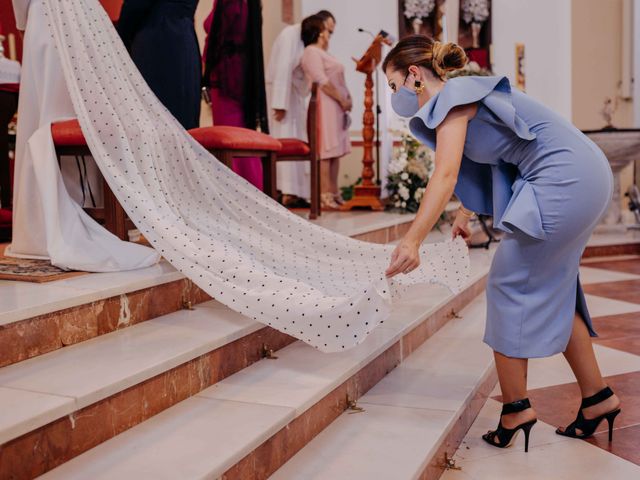 La boda de Carlos y Lole en Bollullos De La Mitacion, Sevilla 43