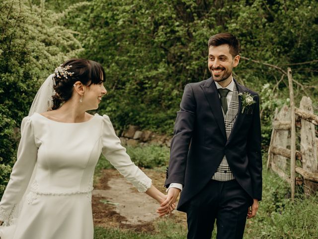 La boda de Ricardo y Leticia en La Cortina (Ujo), Asturias 42