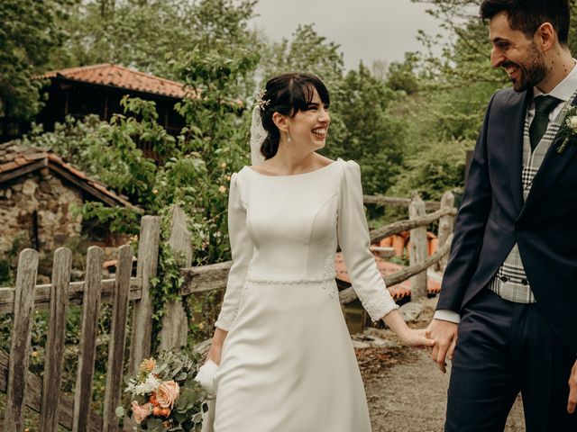 La boda de Ricardo y Leticia en La Cortina (Ujo), Asturias 44