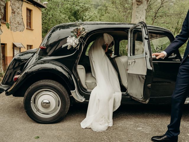 La boda de Ricardo y Leticia en La Cortina (Ujo), Asturias 46