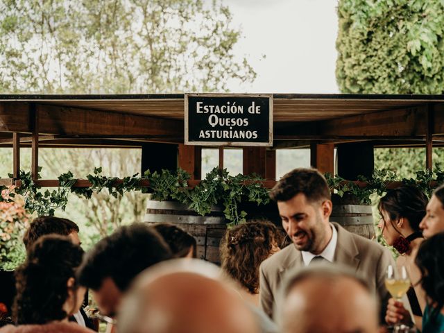 La boda de Ricardo y Leticia en La Cortina (Ujo), Asturias 57