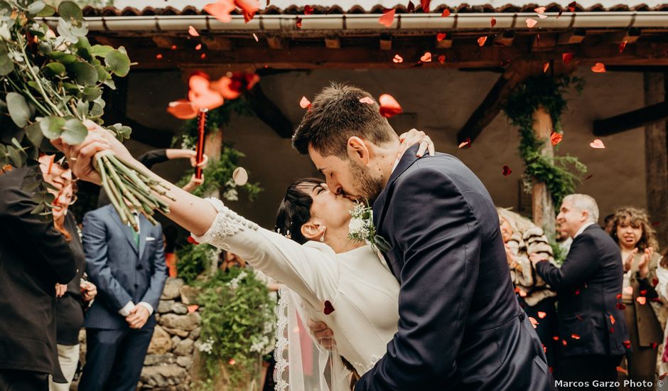 La boda de Ricardo y Leticia en La Cortina (Ujo), Asturias