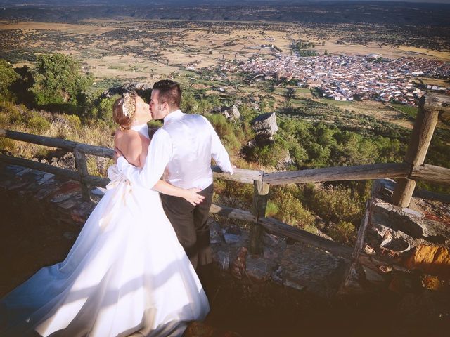 La boda de Mónica y Víctor en Serradilla, Cáceres 1