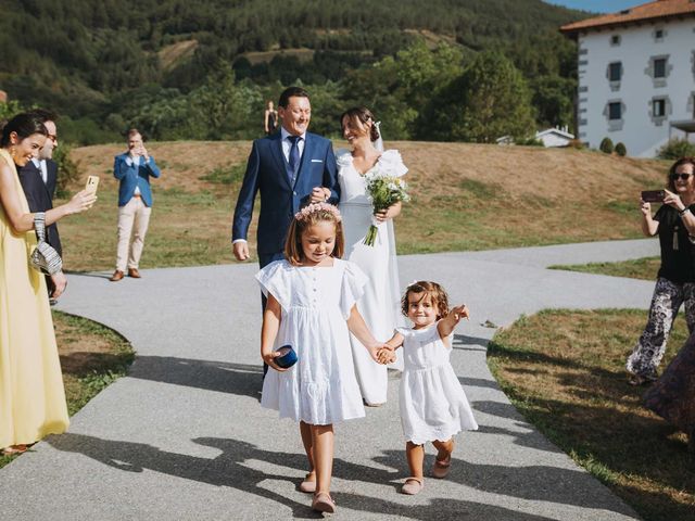 La boda de Jon y Irati en Yanci/igantzi, Navarra 24