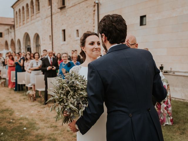 La boda de Gonzalo y Clara en San Bernardo, Valladolid 21