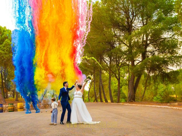 La boda de Adrián  y Helena en Utiel, Valencia 10