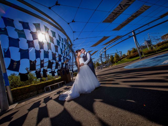 La boda de Julio y Veronica en Zaragoza, Zaragoza 28