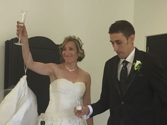 La boda de Guillermo  y Carmen en Valdefuentes Del Paramo, León 10