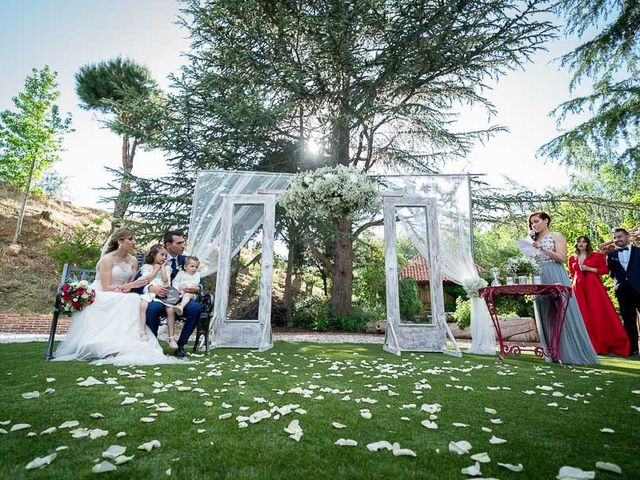 La boda de Saúl y Sandra en Valdemorillo, Madrid 37