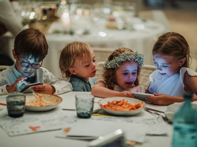 La boda de Dan y Sophie en La Bisbal d&apos;Empordà, Girona 97