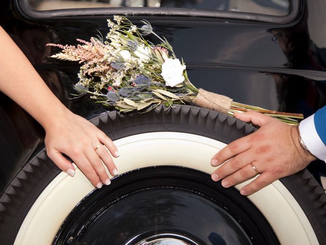 La boda de Javier y Isabel en Gijón, Asturias 52