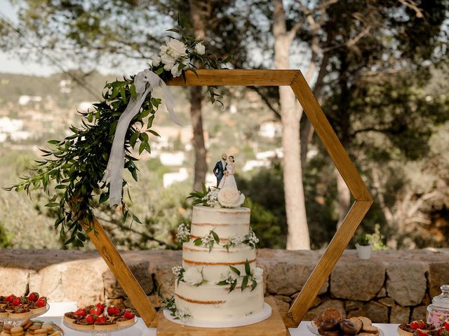 La boda de Flory y Emilio en Santa Eularia Des Riu, Islas Baleares 44