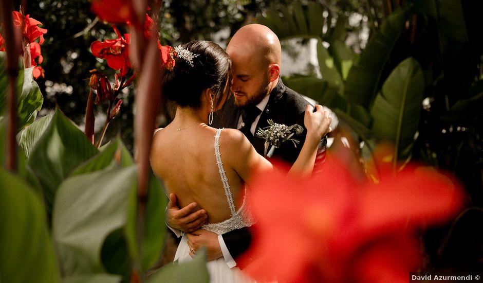 La boda de Flory y Emilio en Santa Eularia Des Riu, Islas Baleares